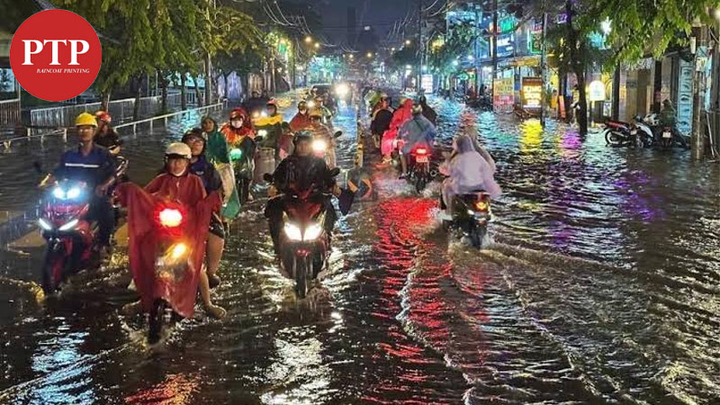 Sài Gòn có mấy mùa? Tìm hiểu về các mùa tại Tp.HCM 5 Khi mưa lớn, không nên cố đi qua đoạn đường đang ngập sâu